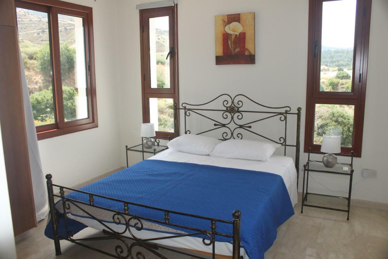 Martika Luxury Villa Agia Marina  Eksteriør bilde