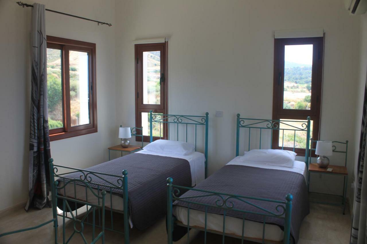 Martika Luxury Villa Agia Marina  Eksteriør bilde