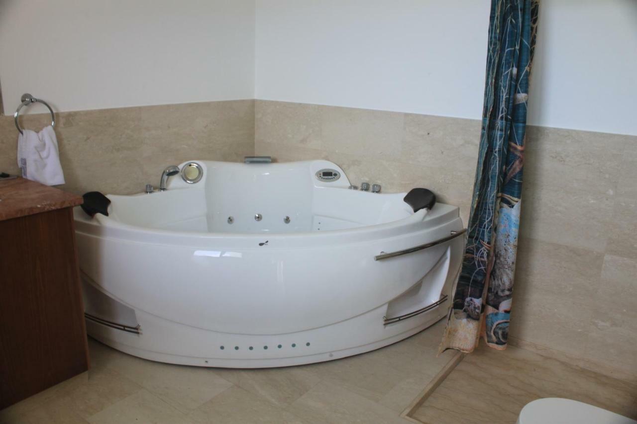 Martika Luxury Villa Agia Marina  Eksteriør bilde